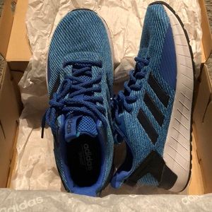 Adidas cloudfoam running shoes